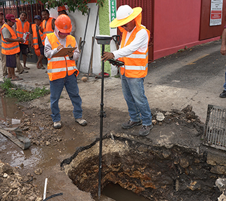 Optimizando la Gestión del Agua en Japay: La Sinergia de Expertos y Tecnología